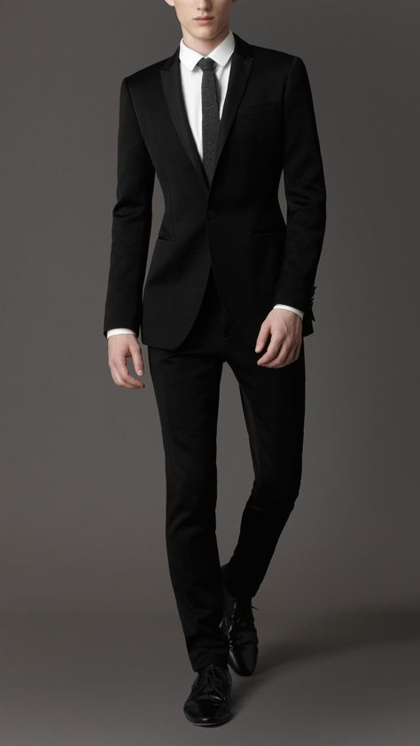 Black Suit Burberry Suit, Terno Slim, Business Casual Blouse, Black Suit Men, Slim Fit Suit Men, Costume Noir, Bespoke Suit, Classy Men, Beautiful Suit