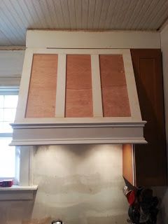 Confessions of a DIY-aholic: How to build a shaker style range hood Range Hood Cover, Kitchen Vent Hood, Hood Ideas, Kitchen Vent, Kitchen Hood, Kitchen Range Hood, Kitchen Hoods, Kitchen Range, Deco Retro