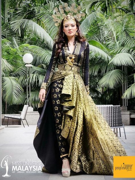 Miss Universe Malaysia, Miss Universe National Costume, Miss Universe 2013, Pageant Costumes, Costumes Around The World, Asian Cosplay, Show Beauty, National Costume, Miss Universe