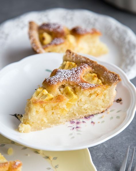 Trang Doan’s Instagram post: “Here's a little bit of sunshine for your weekend. This Pineapple Coconut Frangipane Tart is one of the happiest desserts you'll ever make!⁠…” Coconut Frangipane, Frangipane Cake, Hawaiian Desserts, Tropical Desserts, Dessert Pie Recipes, Coconut Tart, Dessert Pie, Frangipane Tart, Arabic Dessert