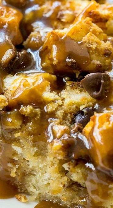 Bread Pudding With Biscuits, Munchie Desserts, Toffee Bread Pudding Recipe, Biscuit Bread Pudding Recipe, Toffee Bread Pudding, Biscuit Bread Pudding, Bojangles Biscuits, Leftover Biscuits, Bread Cookbook