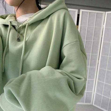 Hoddies Outfits Woman Aesthetic, Green Hoodie Outfit Aesthetic, Green Hoodie Outfit, Hoodie Outfit Aesthetic, Mint Outfit, Aesthetic Hoodies, Winter Outfits Aesthetic, Outfit Hoodie, Hoodie Aesthetic