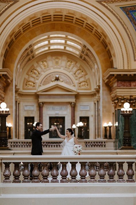 Wisconsin Wedding Venues, Madison Wi Wedding, Madison Wedding, Chicago Wedding Photography, Madison Wisconsin, Wisconsin Wedding, Capitol Building, Courthouse Wedding, Engagement Photo Inspiration