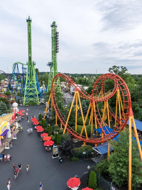 Six Flags New England, Park Editorial, Fair Aesthetic, Water Rides, Planet Coaster, Hong Kong Travel, Summer Stuff, Six Flags, Italy Travel Guide