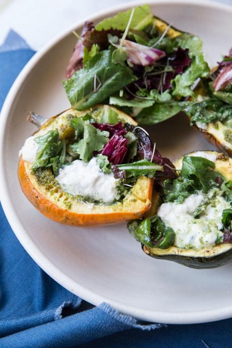 Pesto And Burrata, Acorn Squash Stuffed, Acorn Squash Recipe, Veggie Mains, Yummy Kitchen, Stuffed Acorn Squash, Healthy Eating Meal Plan, Acorn Squash Recipes, Weeknight Recipes