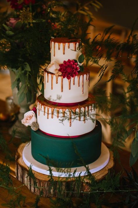 Emerald Green and Burgundy for Emerald Wedding Color Schemes 2024, Mismatched Emerald Green and Burgundy Bridesmaid Dresses - ColorsBridesmaid Wedding Cake Emerald Green, Green And Burgundy Wedding, Emerald Wedding Colors, Christmas Soaps, Contemporary Wedding Cakes, Burgundy Wedding Cake, Christmas Wedding Inspiration, Christmas Wedding Cakes, Burgundy Wedding Colors