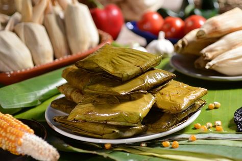 Tamales In Crockpot, Tamales Guatemaltecos, Kuih Koci, How To Reheat Tamales, Meat Recipes Healthy, Vegetable Appetizer, Coconut Filling, Real Mexican Food, Vegetable Appetizers