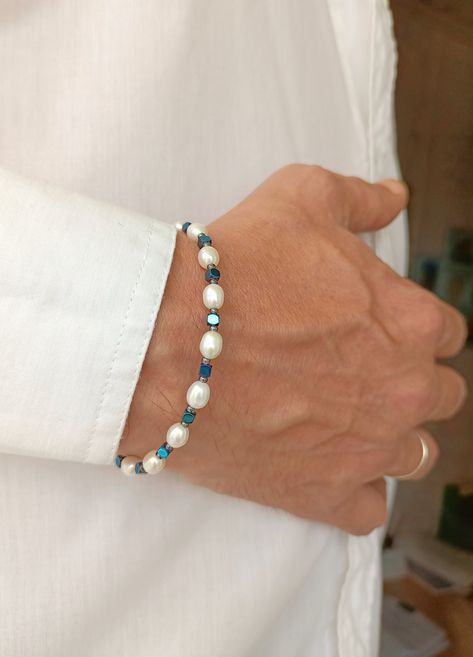 Blue Beaded Bracelets For Men, Beaded Bracelets Boyfriend, Men Beaded Bracelet Ideas, Men Pearls, Pearl Aesthetic, Boyfriend Gift Ideas, Real Pearl Bracelet, Bracelet Boyfriend, Blue Crystal Bracelet