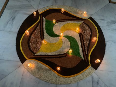 Diwali Themed Painting, Jalaram Jayanti Rangoli, Jain Rangoli Designs, Sathiya Design Rangoli, Sathiya Rangoli, Onam Rangoli, Swastik Rangoli, Arti Thali Decoration, Arti Thali