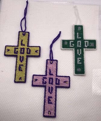 Christian Cross Stitch Patterns Free, Plastic Canvas Cross, Christian Cross Stitch Patterns, Printable Christmas Ornaments, Cross Stitch Sea, Canvas Ornaments, Christian Cross Stitch, Plastic Canvas Books, Plastic Canvas Ornaments