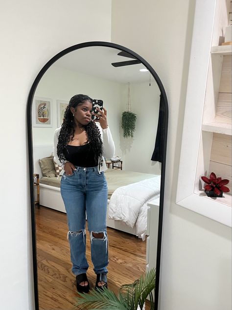 Platform Sandals Outfit Black Women, Black Platform Sandals Outfit Summer, Aesthetic Clothes Spring, Platform Mules Outfit, Fashion Brunch Outfit, Black Platform Sandals Outfit, Mini Passion Twists, Brunch Outfit Casual, Cute Outfits Aesthetic