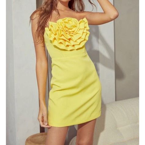 Do + Be Strapless Yellow Dress Short Yellow Dress, Yellow Strapless Dress, Dress Runway, Ruffle Flower, Runway Dresses, Flower Detail, Strapless Mini Dress, Event Dresses, Yellow Dress