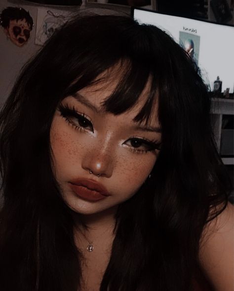 Asian Gothic Makeup, Emo Asian Makeup, Maquillaje E Girl Dark, Dark Grunge Makeup, Makeup Ideas Emo, Soft Grunge Makeup Look, Ethereal Makeup Goddesses, Make Up Grunge, Soft Gothic Makeup