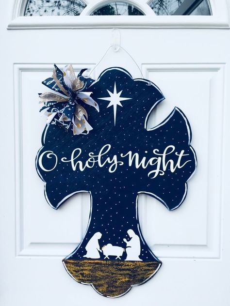 Cross Door Hanger Ideas, Christian Door Hangers, Dyi Gift Ideas, Cross Door Hangers, Christ Centered Christmas, Door Hanger Ideas, Hanger Ideas, Cross Crafts, Oh Holy Night