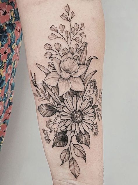 Feminine Tattoo Designs, Daffodil Flower Tattoos, Underarm Tattoo, Jagua Henna, Daffodil Tattoo, Wrap Tattoo, Bouquet Tattoo, Floral Tattoos, Black Rose Tattoos