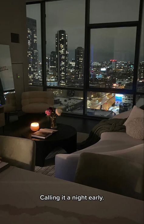 Nyc Condo Manhattan, New Apartment Black Woman, Montreal Apartment Aesthetic, New York Living Room, New York Style Apartment, Penthouse Bedroom, New York Living, Atlanta Apartments, Nyc Penthouse