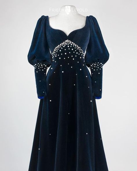 Frieda Lepold on Instagram: "✨ The Starry Night ✨ I have never been asked so often to finally show the other side of a dress - so here is the front of the Starry Night. It is another dress inspired by the night sky made of dark blue velvet embellished with pearls. If you like the dress and are interested in the process of making it, you can watch the video on YouTube, the link is in my profile. If you would like to commission this or a similar dress, feel free to email me at info@friedalepo Navy Blue Fantasy Gown, Blue Velvet Star Dress, Dark Blue Gown Aesthetic, Pearl Blue Dress, Vintage Dark Blue Dress, Night Inspired Dress, Dark Elegant Dress, Velvet Dress With Pearls, Frieda Lepold