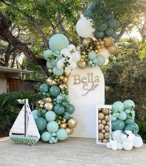 @gorillagorillaparty on Instagram: “Sail away ⛵️ so beautiful 🤩 by our friend from @balloonsboutiquesa . Follow @gorillagorillaparty for more information content 🥰…” Baby Art Pictures, Sailor Birthday, Baby Shower Balloon Arch, Idee Babyshower, Nautical Themed Party, Nautical Baby Shower, Blue Balloons, Baby Shower Balloons, Balloon Arch