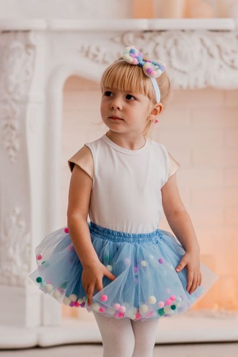 Pom Pom Cake, Pom Pom Skirts, Blue Tulle Skirt, Birthday Skirt, Baby Ballet, Tutu Birthday, Idea Birthday, Birthday Tutu Outfit, Kids Dress Up