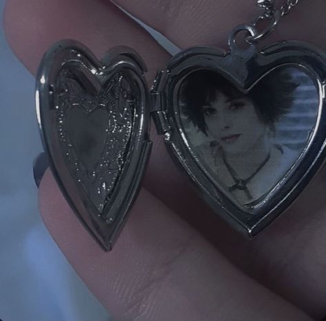 twilight alice cullen necklace Twilight Alice, Alice Cullen, In The Middle, The Middle