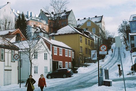 Snow Town, Small Town Winter, Houses In Winter Snow, Winter Aesthetic Small Town, Snowy Neighborhood Aesthetic, Small Snowy Town, Winter Street, I Love Winter, Winter Aesthetic