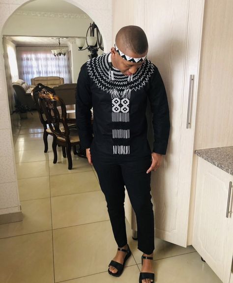 Xhosa Men Attire, Umgidi Ideas, Xhosa Men Traditional Wear, Zulu Traditional Attire For Men, Xhosa Traditional Attire For Men, Modern Xhosa Attire, Xhosa Outfits, Sesotho Traditional Dresses, Xhosa Culture