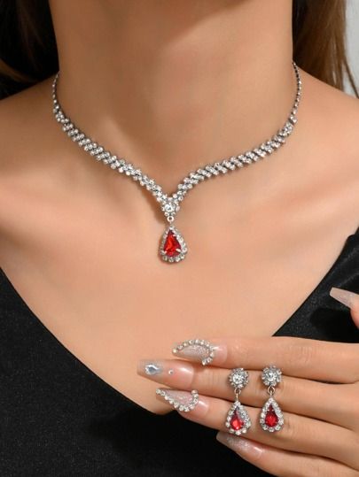 Red Prom Dress Accessories Jewelry, Red Prom Necklace, Red Prom Accessories, Jewelry For Red Dress, Red Dress Jewelry Ideas, Red Prom Jewelry, Red And Silver Jewelry, Red Jewellery Set, Prom Jewelry Ideas