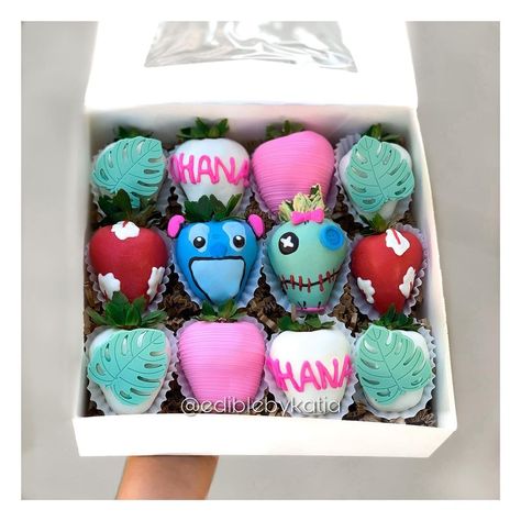 Stitch Chocolate Covered Strawberries, Stitch Strawberry Chocolate, Disney Chocolate Covered Strawberries, Bluey Theme Chocolate Covered Strawberries, Ocean Chocolate Covered Strawberries, Dipped Berries, Lilo And Stitch Cake, Strawberry Sweets, Homemade Christmas Presents