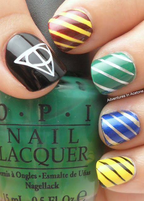 Harry Potter Hogwarts House color nails! // We all have too much time on our hands… literally, but I'm a sucker for wizard crap. Harry Potter Nails Designs, Potter Nails, Harry Potter Nail Art, Harry Potter Nails, Designs Nail, Harry Potter Obsession, Manicure E Pedicure, Nail Polishes, Nail Lacquer