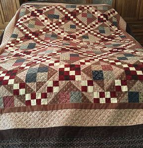 1862 Battle Hymn Quilt Pattern History Of Quilting, Kim Diehl, Quilt Display, Primitive Quilts, Civil Wars, Half Square Triangle Quilts, Country Quilts, Triangle Quilt, Scrappy Quilts