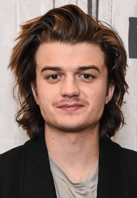 Joe Keery Hairstyle, Joe Keery Long Hair, Joe Keery Shaved Head, Joe Keery Smile, Joe Keery New Photo, Joe Kerry, Common People, Beautiful Joe, Stranger Things Characters