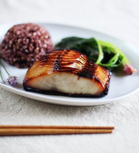 Nobu Miso Black Cod Easy Vegetable Recipes, Cod Recipe, Meat And Vegetables, Black Cod, Cod Recipes, Impressive Recipes, Weeknight Dinner Recipe, Filling Recipes, Fish Dishes