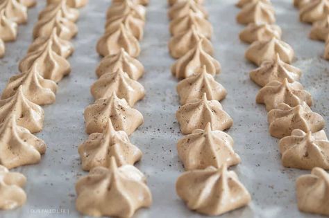 Maple Meringues, Maple Meringue, Sugarless Cookies, Whole Food Desserts, Meringue Cookie Recipe, Gluten Free Desserts Healthy, Meringue Desserts, Easy Gluten Free Desserts, Lemon Curd Recipe