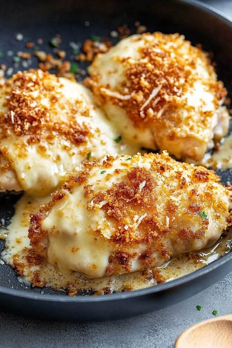 Longhorn Parmesan Crusted Chicken: A Festive and Irresistible Treat Copycat Longhorn Parmesan Crust, Chicken Parmesan Sides, Longhorn Parmesan Crusted Chicken Recipe, Longhorn Chicken, Marinated Chicken Breast Recipes, Parmesan Ranch Chicken, Longhorn Parmesan Crusted Chicken, Easy Parmesan Crusted Chicken, Baked Parmesan Crusted Chicken