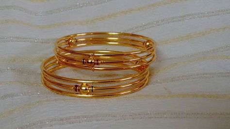 J Kids Gold Bangles Designs, Light Weight Gold Bangles Design, Gold Churi Design, Churi Design, Glasses Ideas, Gold Bangles Indian, Bangle Design, Gold Bangles For Women, Gold Bangle Set