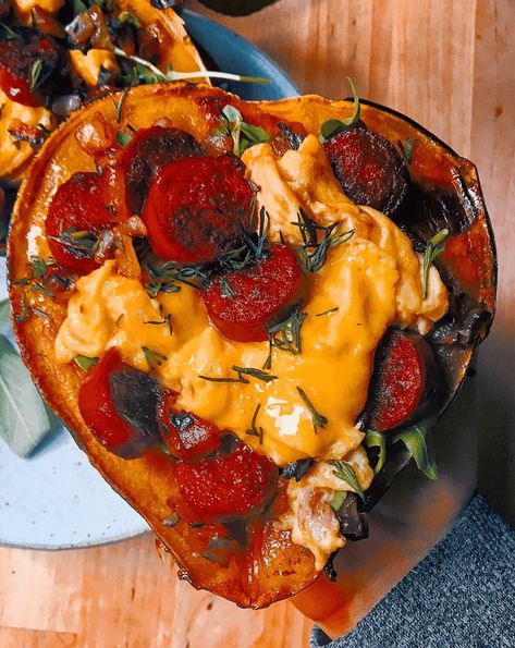 Whole30 breakfast stuffed acorn squash makes a great breakfast, lunch or dinner! Soft scrambled eggs, crispy sausage, sage, and onions all stuffed in a roasted acorn squash makes for easy paleo breakfast meal prep. Best whole30 breakfast recipe for beginners. #whole30 #mealprep #paleo #breakfast #fall Paleo Breakfast Meal Prep, Easy Paleo Breakfast, Crispy Sausage, Paleo Acorn Squash, Sausage Stuffed Acorn Squash, Soft Scrambled Eggs, Whole30 Breakfast Recipes, Paleo Breakfast Easy, Paleo Diet For Beginners