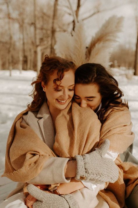 Winter Lesbian Wedding, Engagement Photos Lesbian Outfits, Lesbian Photo Shoot Outfits, Engagement Photos Lesbian Ideas, Wlw Elopement, Wlw Engagement Photos, Lesbian Engagement Pictures, Lesbian Elopement, Lesbian Engagement Photos