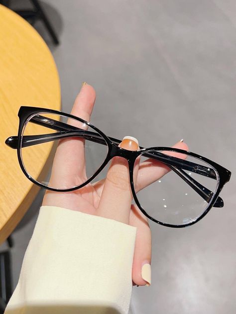 Cat Eye Frame Glasses, Glasses Ideas For Women, Glasses Style Women, Black Glasses Aesthetic, Specs Frames Women, Cat Glasses Frames, Black Eye Glasses, Black Cat Eye Glasses, Glasses For Girls