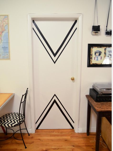 tape art Apartment Door Decorations, Dorm Room Doors, Room Door Decorations, Tape Wall, Stylish Doors, Trendy Apartment, Rental Decorating, Bedroom Color Schemes, New York Apartment