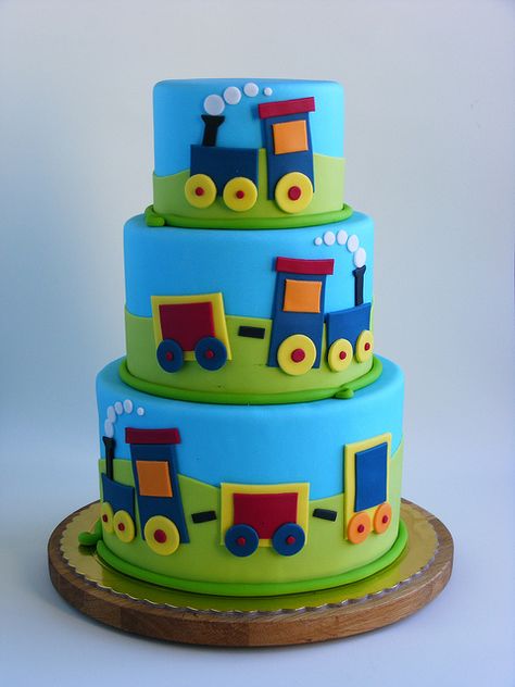 Maybe with one layer and Thomas pulling a train car on top with tracks Train cake by bubolinkata, via Flickr Cake With Train, Train Baby Shower, Torte Creative, Train Birthday Cake, Train Cake, Torte Cupcake, Tiered Cake, Childrens Birthday Cakes, Decorated Cakes