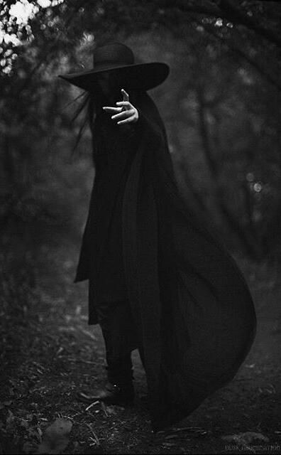 Lup Singuratic, Foto Cowgirl, Male Witch, Arte Occulta, Wow Photo, Halloween Photography, Dark Witch, Aleister Crowley, Southern Gothic