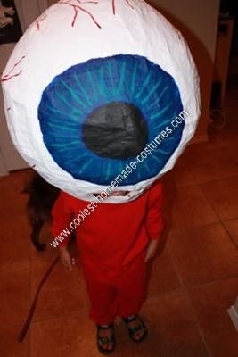 Homemade Eyeball Costume: For this homemade eyeball costume I used a Chinese lantern for the mold - just make sure it is a big one that has the large opening big enough to fit your Diy Eyeball Costume, Eyeball Halloween Costume, Eyeball Costume Diy, Eyeball Costume, Eyeball Halloween, Halloween Foods, Monster Costumes, Homemade Costume, Diy Costumes Kids