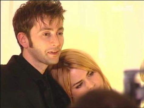 Ten And Rose, Doctor Who Cast, Geeky Chic, Rose And The Doctor, Doctor Who 10, David Tennant Doctor Who, Time Lord, Billie Piper, 10th Doctor