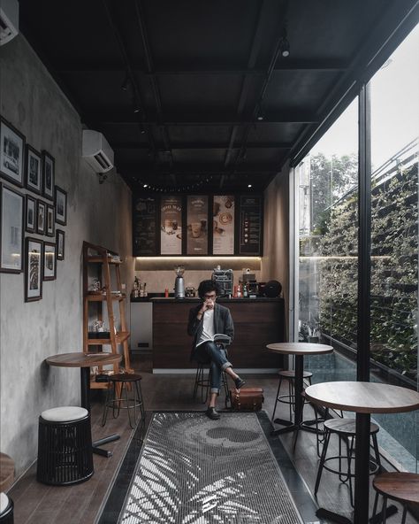 Mini Coffee Shop Interior, Dark Coffee Shop, Coffee Cafe Interior, Coffee House Design, Wood Cafe, Factory Interior, Rustic Cafe, Coffee Shop Business, Small Coffee Shop