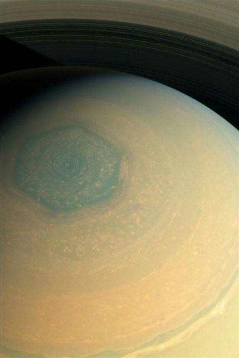 The sides of Saturn´s hexagonal North pole are about 13,800 km (8,600 mi) long, which is more than the diameter of Earth. It rotates with a period of 10h 39m 24s! Outer Space Art, Planet Saturn, Galaxy Images, Planets And Moons, Space Oddity, More Than, Black Holes, Universe Galaxy, Space Planets