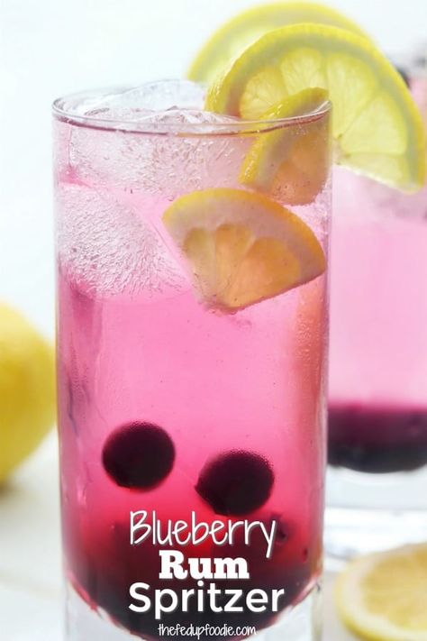 Fun Alcoholic Drinks, Best Alcoholic Drinks, Blueberry Drinks, Blueberry Vodka, Easy Alcoholic Drinks, Fun Drinks Alcohol, Surviving Summer, Alcholic Drinks, Make Simple Syrup