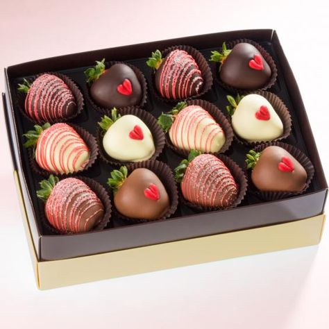 Valentine Chocolate Covered Strawberries, Chocolate San Valentin, Valentine Strawberries, Mothers Day Chocolates, Mothers Day Cupcakes, Valentines Baking, Chocolate Roses, Mothers Day Cake, Valentine Desserts