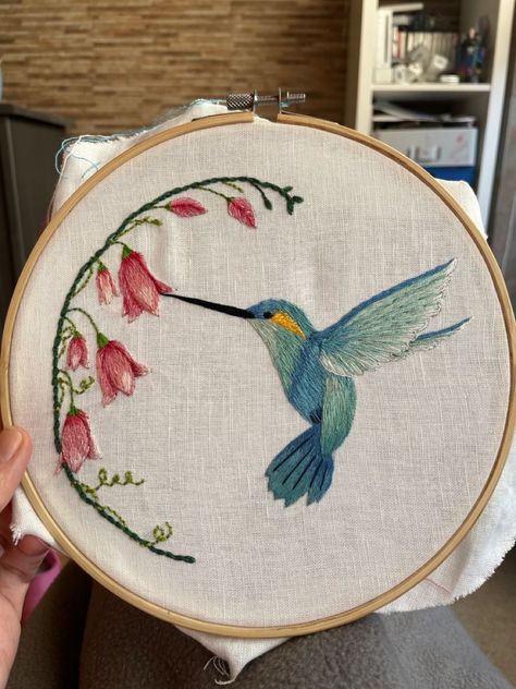 Bird Embroidery Pattern, Line Tattoo Ideas, Embroidery Stitches Beginner, Hand Embroidery Patterns Free, Birds Embroidery Designs, Floral Embroidery Patterns, Line Tattoo, Diy Embroidery Patterns, Basic Embroidery Stitches