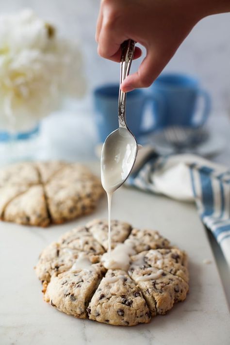 Toffee Chocolate Chip Scones ~ Make Your Own Tender, Sweet, Homemade Scones loaded with Chocolate Chips and Toffee at Home! Perfect for Breakfast, Brunch! Breakfast Recipes Overnight, Toffee Scones, Chocolate Chip Scones, Food Photography Lighting, Toffee Chocolate, Homemade Scones, Chocolate Toffee, Chocolate Chip Recipes, Scone Recipe