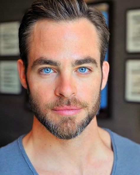 Goodnight!✨ – [#chrispine] Corte De Cabelo Masculino, Mens Haircuts Short, Chris Pine, Mens Cuts, The Perfect Guy, Haircut For Thick Hair, Mens Hairstyles Short, Stylish Hair, Hair And Beard Styles